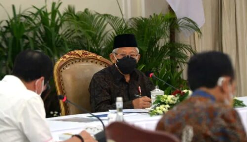 Wapres Ma’ruf Amin memimpin rapat membahas RUU Perubahan Atas UU 5/2014 tentang ASN, Jumat (24/09/2021), di Jakarta. (Foto: BPMI Setwapres)
