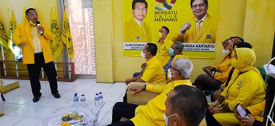 Anggota DPR RI Fraksi Golkar Agun Gunandjar Sudarsa, saat menghadiri peringatan HUT Partai Golkar ke-57 di kantor DPC Golkar Kota Banjar, Jawa Bara, Rabu (20/10/2021). (Foto:Bayu/dara.co.id).