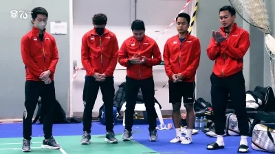 Indonesia akan menghadapi Cina pada final Piala Thomas 2020. Duel klasik pertandingan bulu tangkis ini akan berlangsung di Ceres Arena, Aarhus, Minggu (17/10/2021), pukul 18.00 WIB. (Foto: twitter)