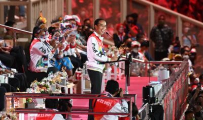 Presiden RI Joko Widodo resmi membuka PON XX Papua 2021, di Stadion Lucas Enembe, Jayapura, Sabtu (2/10/2021) malam WIB. (Foto : PB PON XX Papua)
