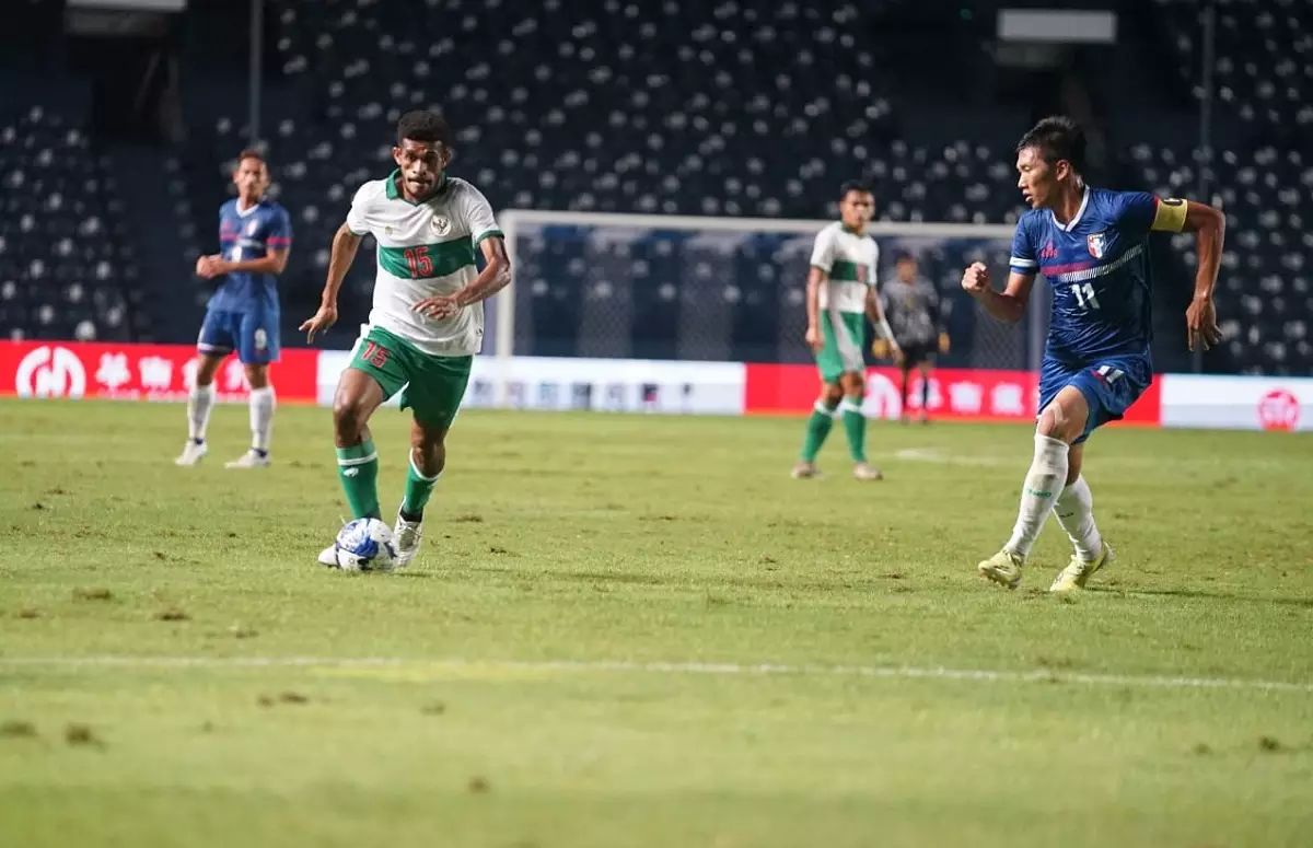 Bintang Timnas Indonesia, Ricky Kambuaya mencetak gol ke gawang kapten Taiwan di Buriram, Senin (11/10/2021). Indonesia menang 3-0 atas Taiwan. (Foto: PSSI).