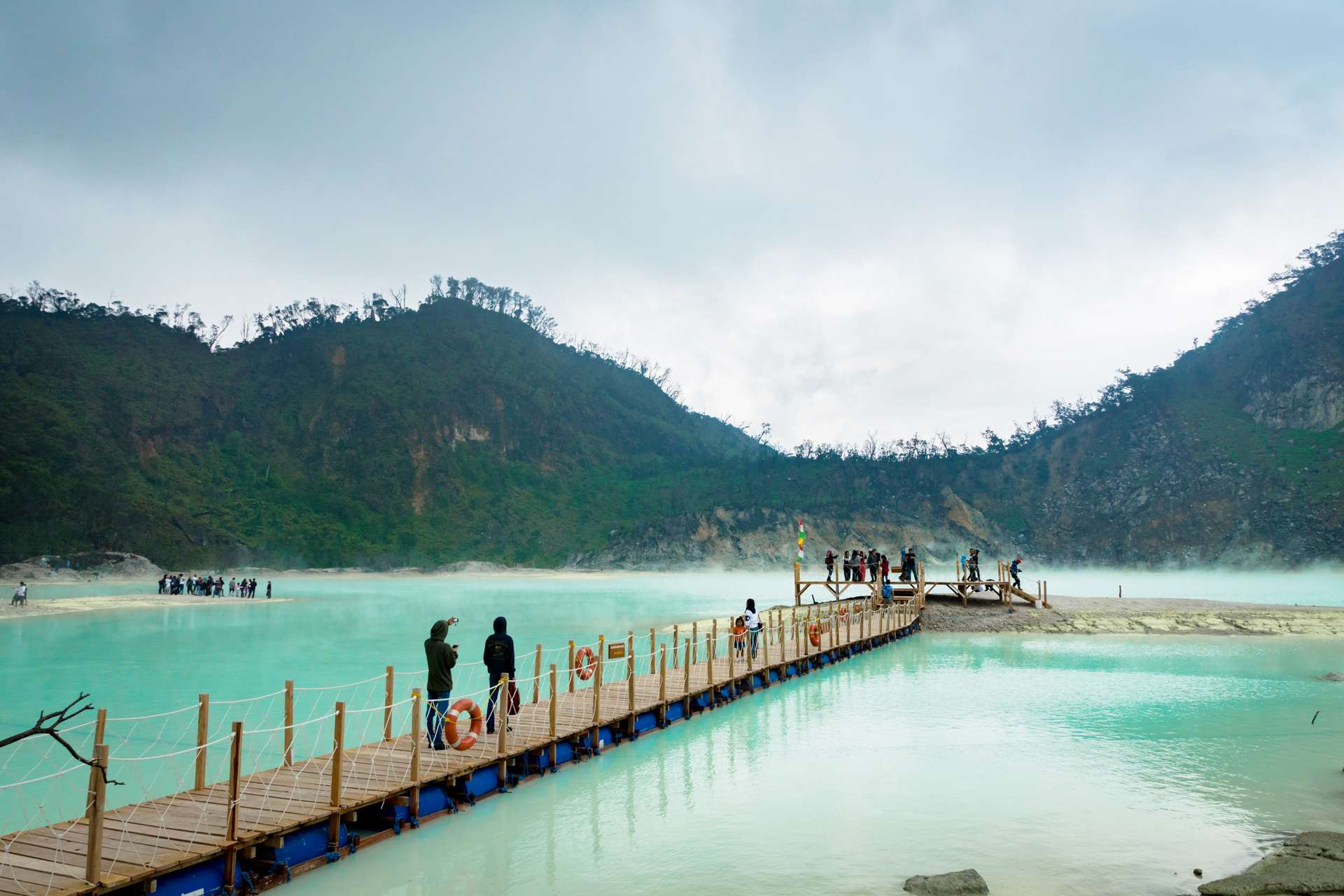 Kawah Putih (Foto: Traveloka)