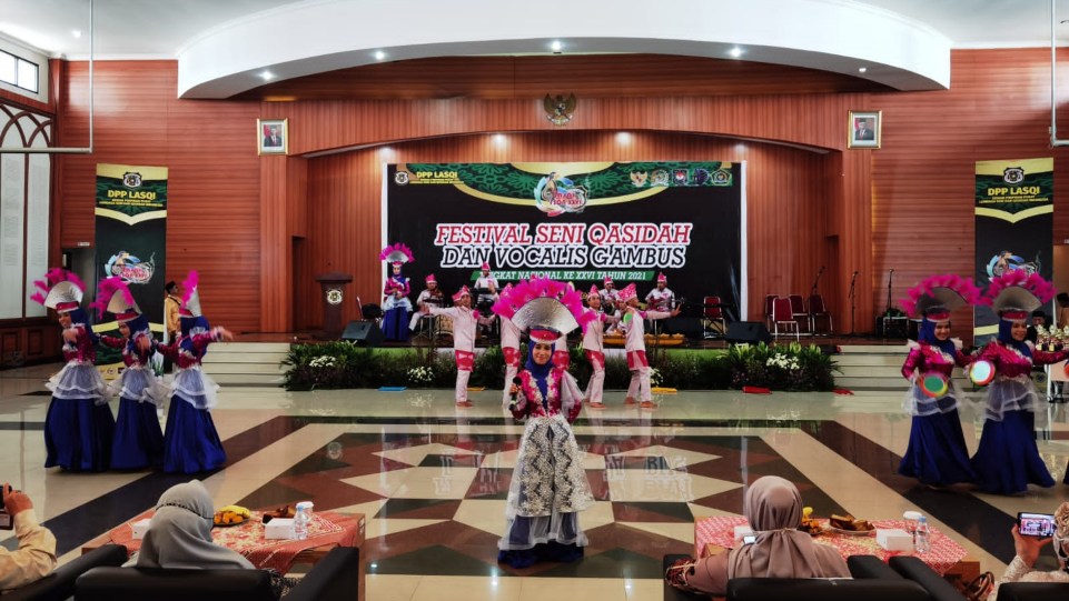 Salah satu penampilan grup peserta di acara penutupan Festival Seni Qasidah dan Vocalis Gambus Tingkat Nasional ke XXVI Tahun 2021 yang digelar Lasqi. (Dok. Lasqi)