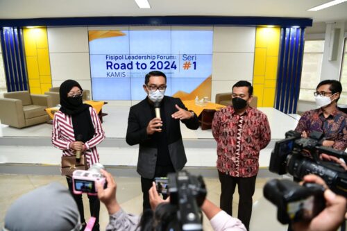 Gubernur Jawa Barat Ridwan Kamil saat hadir di acara Future Leader yang digelar Fisipol Universitas Gajah Mada (UGM), Yogyakarta, Kamis (2/12/2021) (Foto: Istimewa)