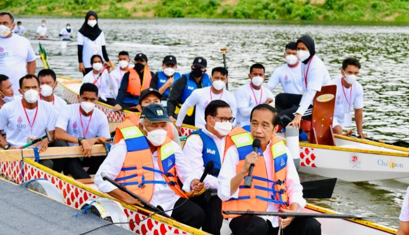 Presiden Joko Widodo meresmikan Bendungan Ladongi di Kabupaten Kolaka Timur, Provinsi Sulawesi Tenggara, pada Selasa, 28 Desember 2021. Foto: BPMI Setpres/Laily Rachev