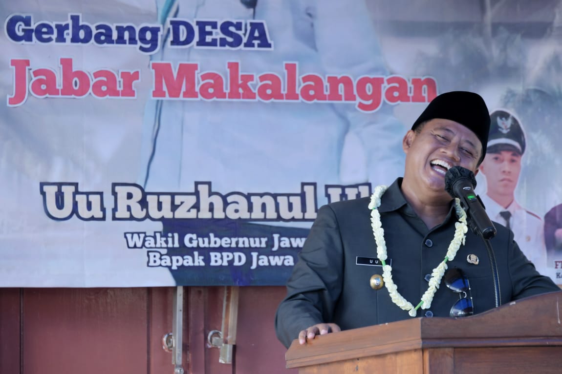 Wakil Gubernur Jawa Barat Uu Ruzhanul Ulum Rapat Koordinasi PABPDSI Kabupaten Sukabumi dan Silaturahim dengan Tokoh Masyarakat di Aula Desa Wanajaya Kecamatan Cisolok, Kabupaten Sukabumi (Foto: Istimewa)