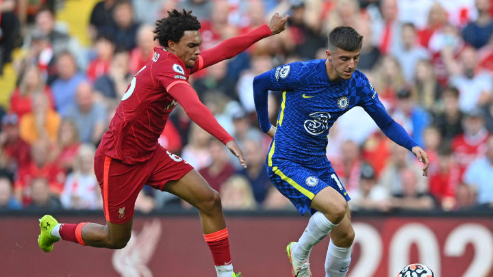 
Laga Chelsea vs Liverpool yang  digelar di Stadion Stamford Bridge, Minggu (2/1/2022) malam WIB, berakhir imbang 2-2. (Foto: 90menit.com)
