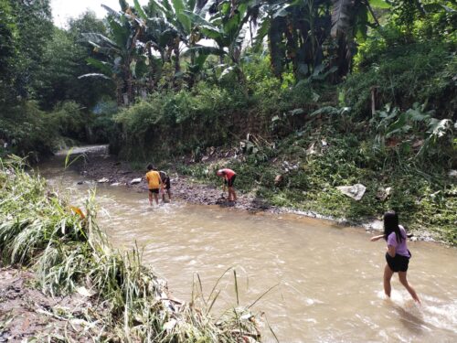 Hulu Sungai Cihaur yang dangkal, tanpa ada TPT (Foto: Istimewa)