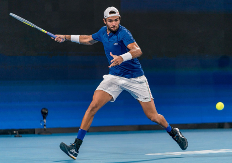 Matteo Berrettini mengenakan Apparel dan sepatu ASICS (Foto: Istimewa)