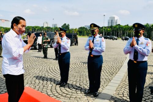 Presiden Jokowi bertolak menuju Pelabuhan Patimban, Subang, Jawa Barat untuk melakukan kunjungan kerja, Selasa (08/03/2022) pagi. (Foto: BPMI Setpres/Laily Rachev)
