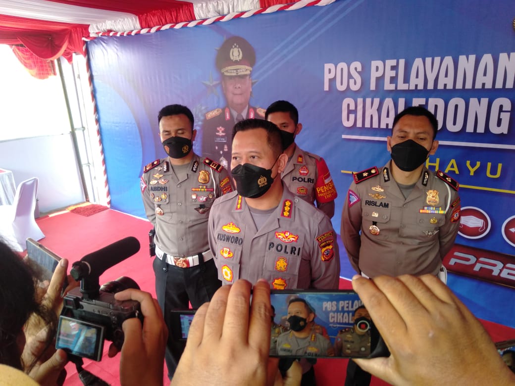 Kapolresta Bandung Kombes Pol Kusworo Wibowo saat melaksanakan pengecekan jalur, pos terpadu dan pos pelayanan di Cikaledong Kecamatan Nagreg Kabupaten Bandung (Foto: Istimewa)