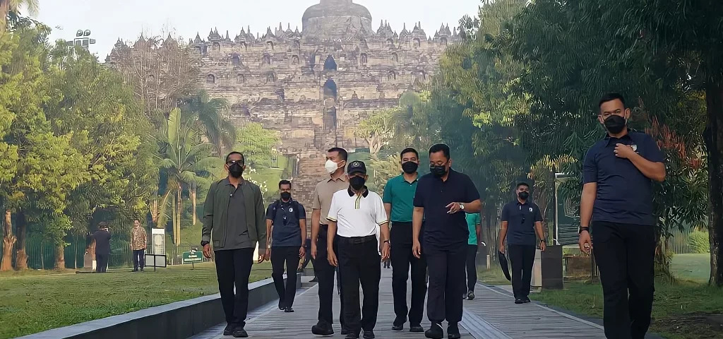 Wapres Ma’ruf Amin meninjau Taman Wisata Candi Borobudur, Jumat (22/04/2022), di Magelang, Jateng. (Foto: BPMI Setwapres)
