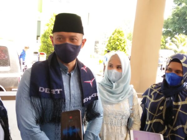 Ketua Umum Partai Demokrat, Agus Harimurti Yudhoyono, memberikan keterangan kepada wartawan di Komplek Islamic Center, Kecamatan Garut Kota, Kabupaten Garut,(Foto: Istimewa)