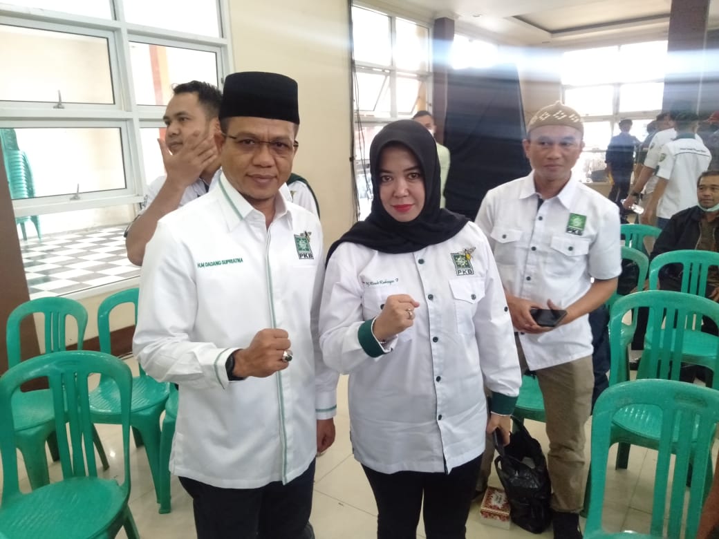 Ketua DPC PKB Kabupaten Bandung Hj. Renie Rahayu Fauzi bersama Bupati Bandung Dadang Supriatna (Foto: Istimewa)