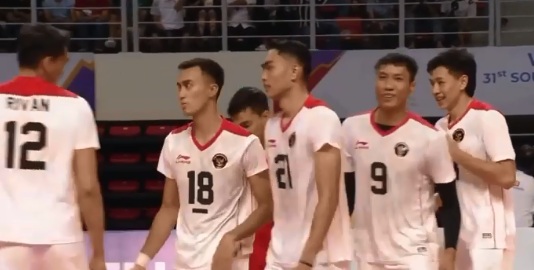 Timnas Voli Putra Indonesia menyumbang medali emas setelah tampil perkasa di partai final SEA Games 2021. Menghadapi tuan rumah Vietnam, Indonesia menang dengan skor telak 3-0. (Foto: ist)
