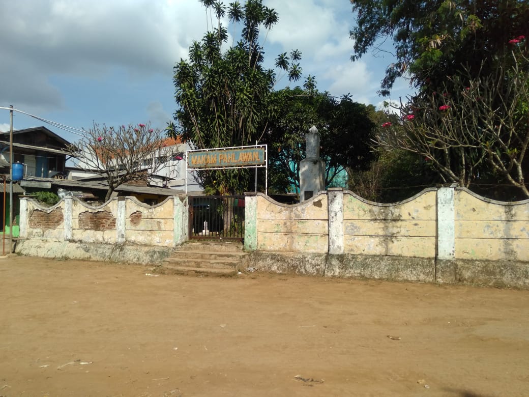 Makam Pahlawan di Kampung Kondang RW 10 Desa Majalaya Kecamatan Majalaya Kabupaten Bandung.(Foto Trinata/dara.co.id)