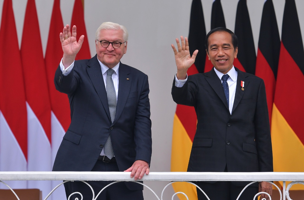 Presiden Jokowi menyambut Presiden Republik Federal Jerman Frank-Walter Steinmeier, di Istana Kepresidenan Bogor, Jawa Barat, Kamis (16/06/2022). (Foto: Humas Setkab/Rahmat)
