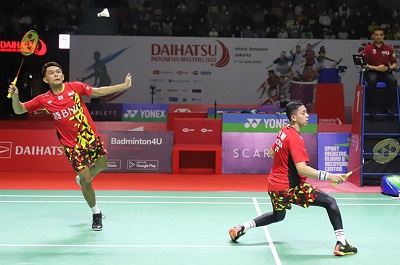 Pasangan ganda putra Indonesia, Fajar Alfian/Muhammad Rian Ardianto, menyelamatkan gengsi Indonesia sebagai tuan rumah Indonesia Masters 2022, usai menentukan juara tahun ini. (Foto: PBSI)
