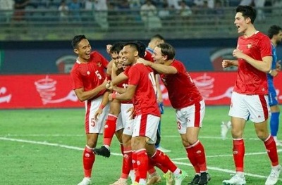 
Potret selebrasi pemain Timnas Indonesia usai bobol gawang Kuwait di Kualifikasi Piala Asia 2023. (Instagram/pssi)
