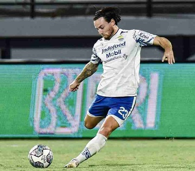 
 Mark Klok siap berjuang untuk membantu Persib meraih kemenangan. (Foto: Ist)