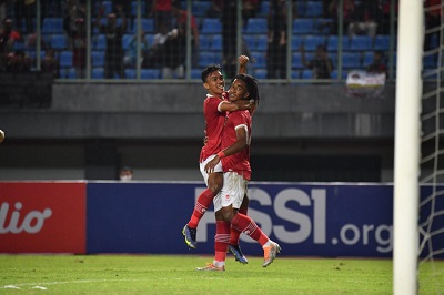 
Timnas Indonesia akan melakoni laga hidup mati menghadapi Filipina di matchday keempat Grup A Piala AFF U-19 2022, di Stadion Patriot Candrabhaga, Bekasi, Jumat (6/7) malam WIB.
Ronaldo Kwateh dkk wajib menang. (Foto: PSSI)
