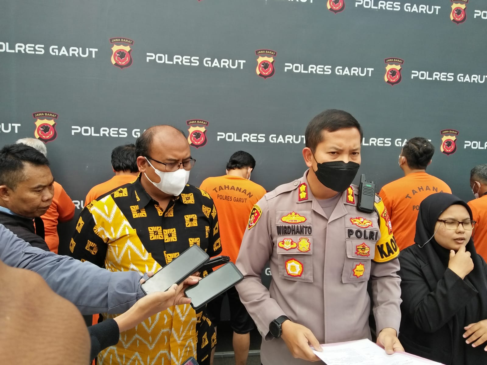 Kapolres Garut, AKBP Wirdhanto Hadicaksono, menberikan keterangan kepada wartawan saat ekspose di Mapolres Garut (Foto: Istimewa)