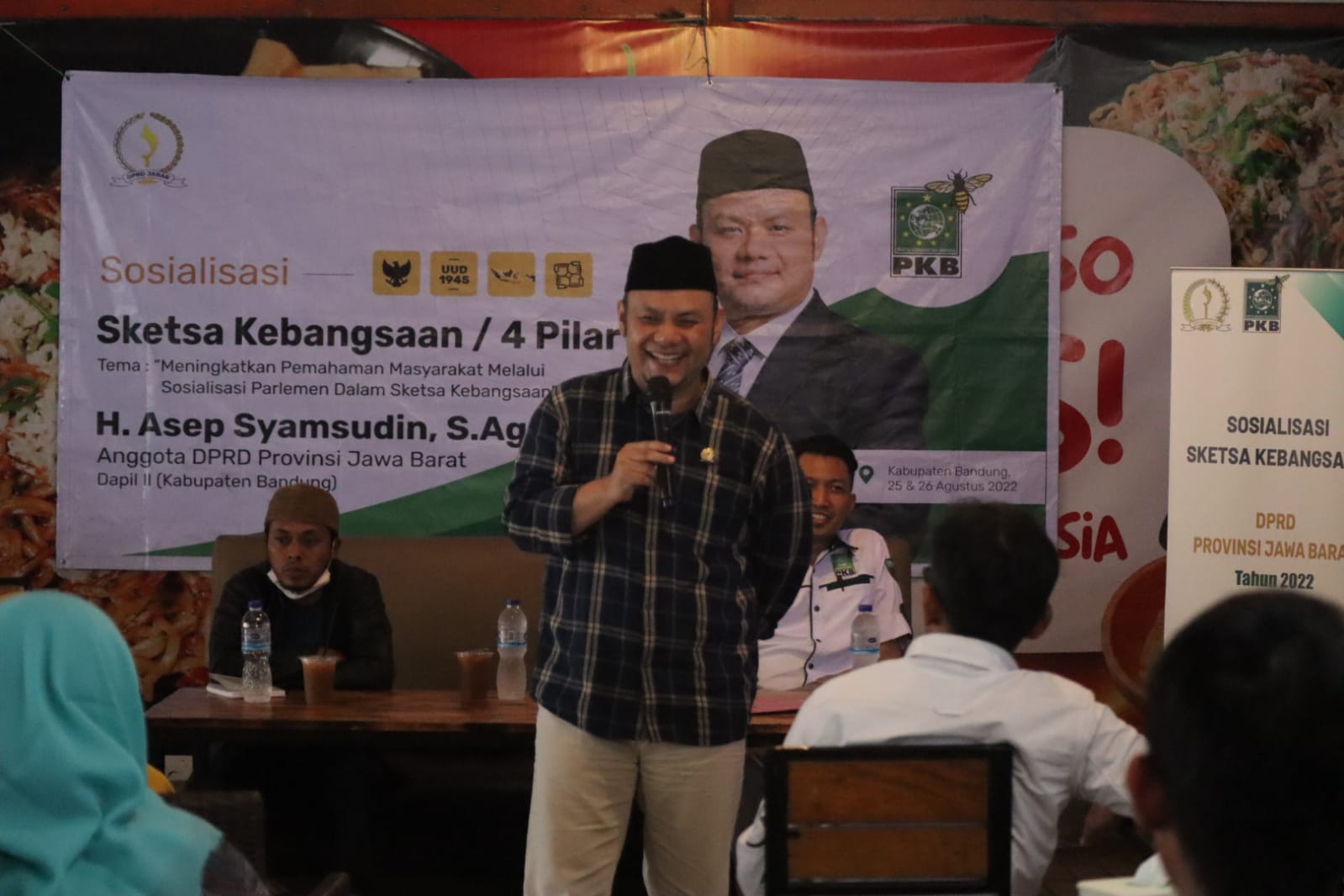 Asep Syamsudin, Anggota DPRD Jabar saatpidato dalam Sosialisasi 4 Pilar Sketsa Kebangsaan (Foto: Adam AR)