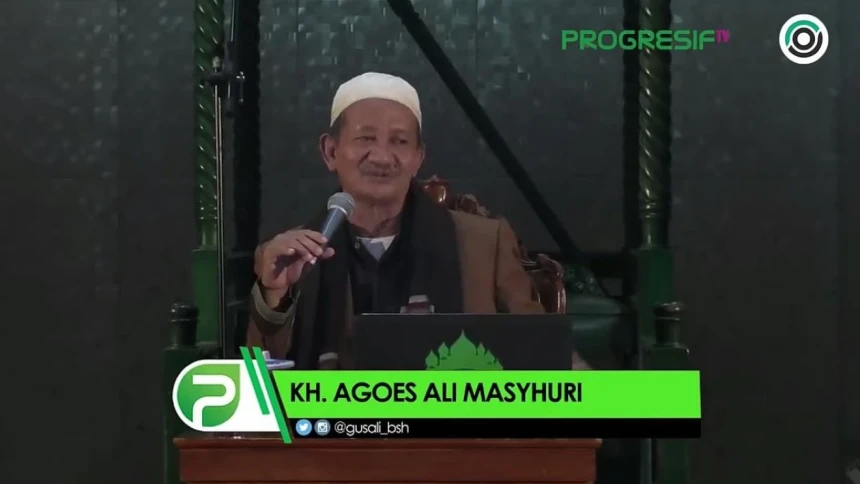 Pengasuh Pesantren Bumi Shalawat Lebo Sidoarjo, Jawa Timur, KH Agoes Ali Masyhuri. (Foto: YouTube NU Online)
