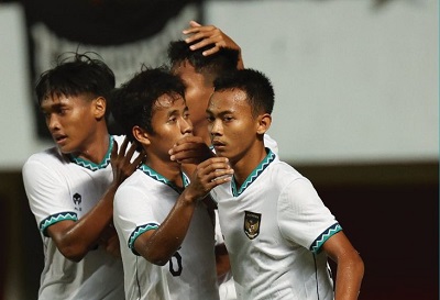 

Timnas U-16 Indonesia membantai Timnas Singapura, 9-0 pada laga keduanya  Grup A Piala AFF U-16 2022 di Stadion Maguwoharjo, Sleman, Yogyakarta, Rabu (3/8/2022).(Foto: PSSI)
