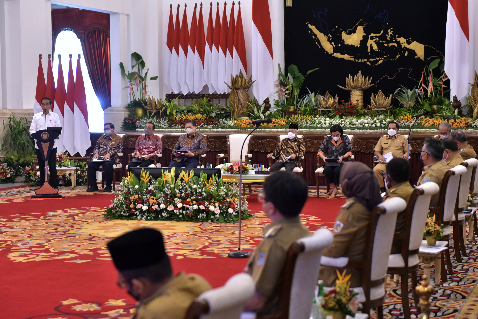 Presiden Jokowi saat memberikan pengarahan pada para kepala daerah, di Istana Negara, Jakarta, Senin (12/09/2022). (Foto: Humas Setkab/Agung)