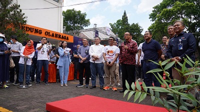 

BUMN Pos Indonesia menanam 27.600 pohon serentak di seluruh lingkungan Pos Indonesia Group, Sabtu (17/9/2022). (Foto: ist)

