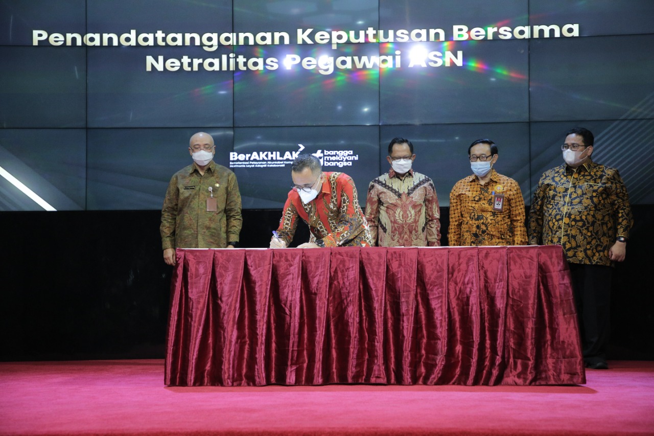 Penandatanganan SKB Netralitas ASN, di Jakarta, Kamis (22/09/2022). (Foto: Humas Kementerian PANRB)

