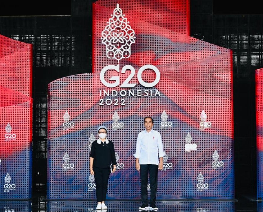 Presiden Jokowi didampingi Menlu Retno Marsudi saat meninjau secara sejumlah tempat yang akan dijadikan lokasi penyelenggaraan KTT G20, pada Selasa (08/11/2022). (Foto: BPMI Setpres/Laily Rachev)
