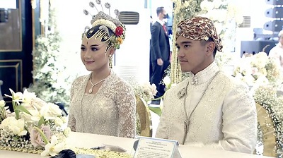 
Kaesang Pangarep dan Erina Gudono resmi menikah dan menjadi suami dan istri, usai ijab kabul yang dilangsungkan di Pendopo Agung Ambarrukmo, Sabtu (10/12/2022). (Istimewa)