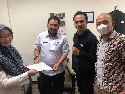 Surat rekomendasi kenaikan UMK KBB diajukan oleh Pemkab Bandung Barat  disampaikan ke Gubernur Jabar
(Foto: Istimewa)