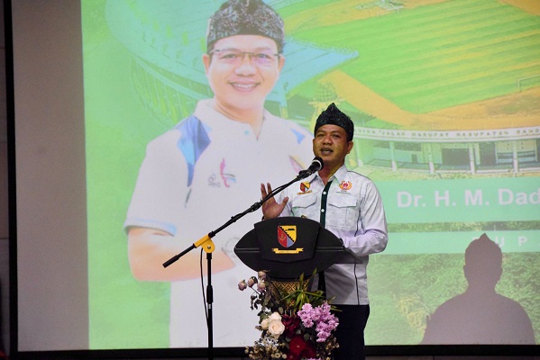  Bupati Bandung Dr. H.M. Dadang Supriatna saat memberikan sambutan pada  pelantikan pengurus baru KONI Kabupaten Bandung di Gedung Moch Toha Komplek Pemkab Bandung, Soreang, Sabtu (11/3/23). (Foto: prokopim)