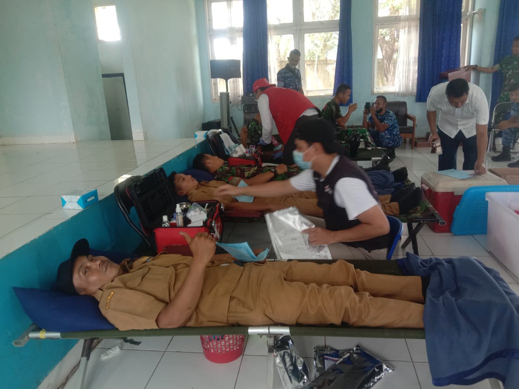 Enam karyawan UPTD PU Jampangkulon ikut donor darah (Foto: Istimewa)