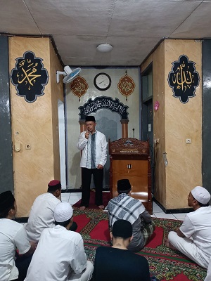 
Kepala Lapas Banceuy, Heri Kusrita mengajak warga binaan 
menjalankan ibadah saum Ramadan dengan  Ikhlas (Foto: Ist)