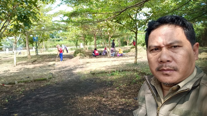 
Taman Komplek Kantor Pemkab Bandung Barat tak terurus (Foto : heny/dara.co.id)
