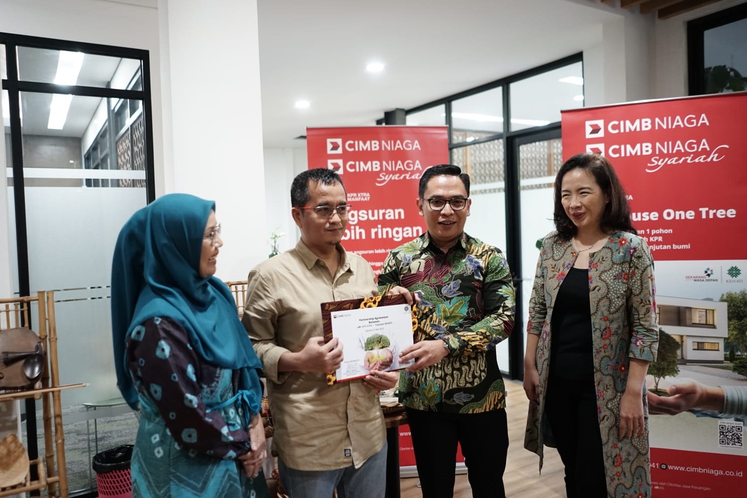 CIMB Niaga dan KEHATI Hadirkan Program KPR One House One Tree (Foto: Ist)