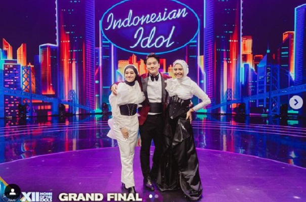 
Pada panggung Spektakuler Grand Finalist, dan Special Performances yang
digelar Senin malam (15/5/2023), Nabila dan Salma sukses memberikan penampilan memukau.(Foto: IGindonesiaidol)
