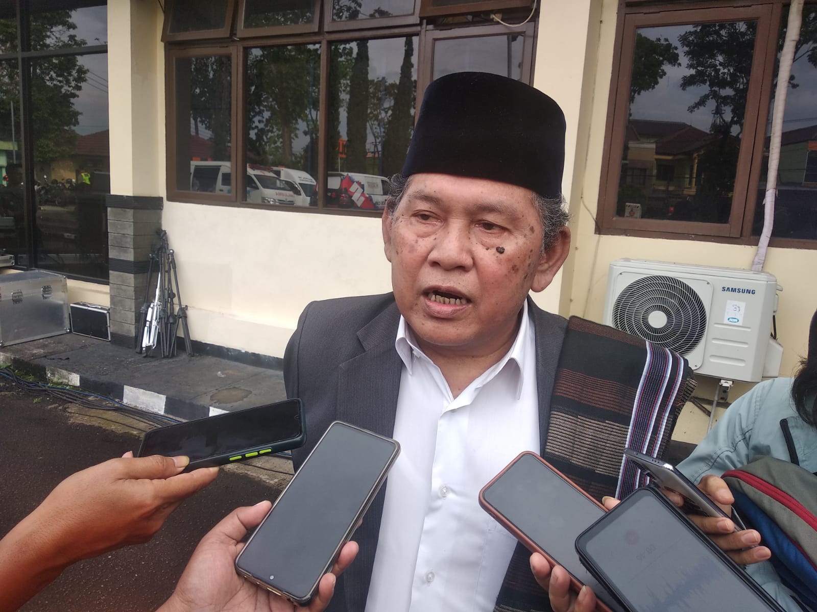 Ketua MUI Garut, KH Sirodjul Munir