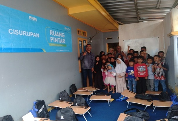 PT Permodalan Nasional Madani (PNM) sediakan ruang kelas dengan fasilitas lengkap seperti Wifi, perangkat laptop, paket buku dan lainnya di Desa Balewangi, Kecamatan Cisurupan, Kabupaten Garut (Foto: Ist)