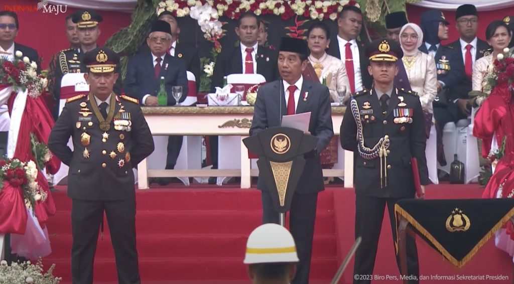 Presiden Jokowi menyampaikan amanat pada HUT ke-77 Bhayangkara, Sabtu (01/07/2023), di GBK Jakarta. (Sumber: Tangkapan Layar)
