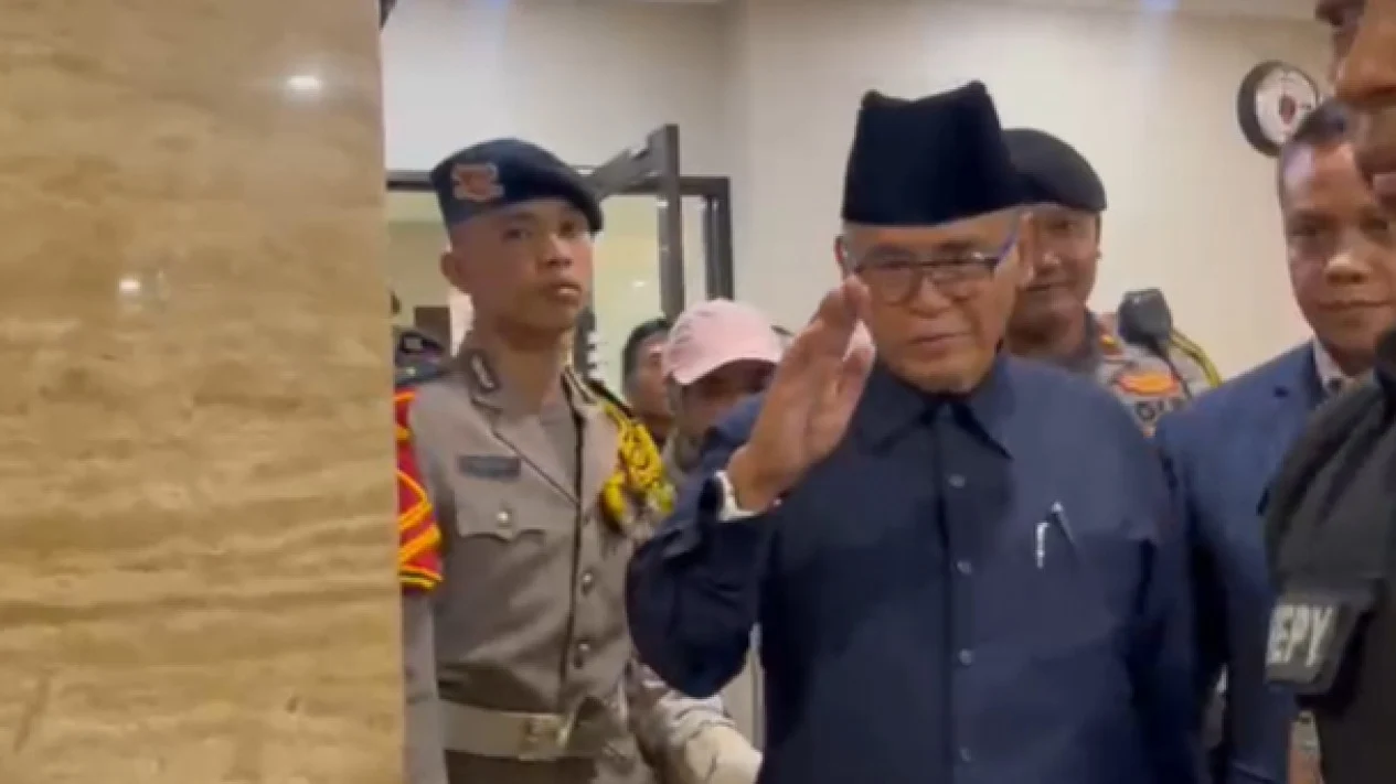 Panji Gumilang usai diperiksa Bareskrim Polri (Foto: tvonenews)