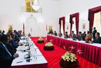 Presiden Jokowi melakukan pertemuan bilateral dengan Presiden Republik Kenya, William Ruto, di State House, Nairobi, Republik Kenya, Senin (21/08/2023). (Foto: BPMI Setpres)

