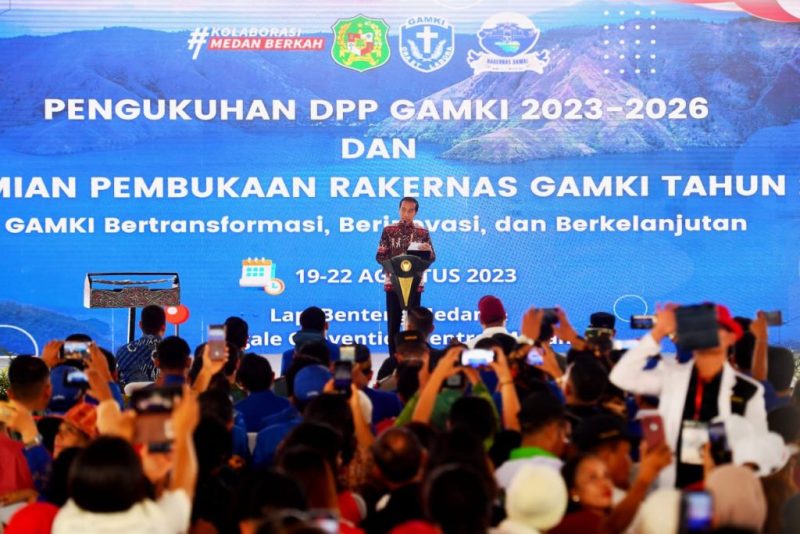 Presiden Jokowi saat menghadiri Pengukuhan Kepengurusan DPP dan Peresmian Pembukaan Rakernas GAMKI Tahun 2023, di Lapangan Banteng, Medan, Sumut, Sabtu (19/08/2023). (Foto: BPMI Setpres)

