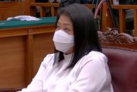 Putri Candrawathi saat jalani sidang. (Foto: PMJ News/Tangkapan Layar YouTube Metrotvnews/PMJNews)