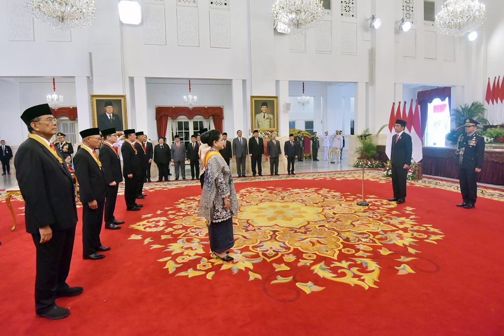 Upacara Penganugerahan Tanda Kehormatan Republik Indonesia, di Istana Negara, Jakarta, Seni (15/08/2023). (Foto: Humas Setkab/Agung)

