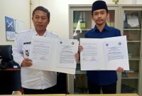 Kepala BNNK Bandung Barat M Julian bersama 
Yayasan Pesantren Darul Falah Cihampelas H Abdurrahman Fuady (Foto: Ist)